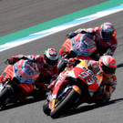 Marquez-Sieg und Dreier-Crash