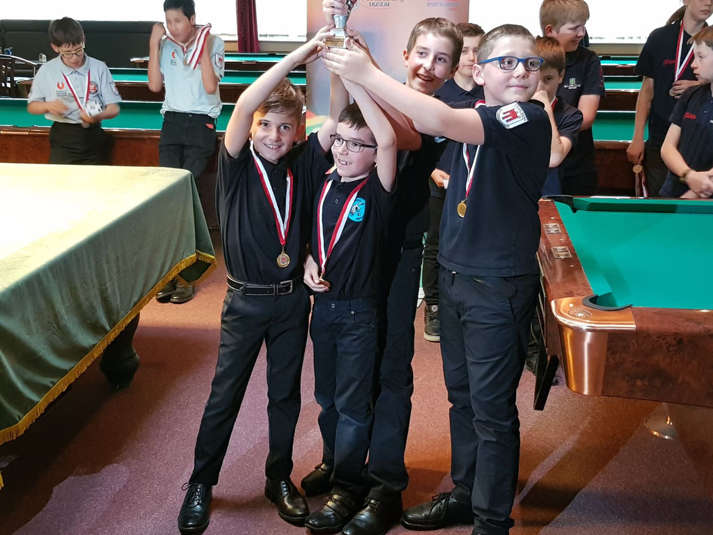 vlnr - Markus Schleindler_ Tobais K__ng_ Fabian K__ng_ Sascha Fuchs bei der Pokal__bergabe.jpg