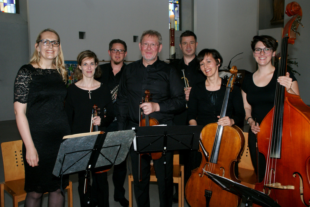 Julia R__f mit dem Ensemble.JPG