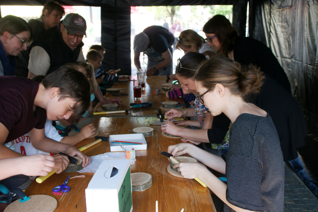 Eifriges Werken f__r den Muttertag.JPG
