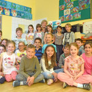 SingendesKlassenzimmerGruppenfoto.jpg
