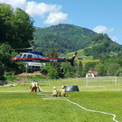 Löscharbeiten nach Waldbrand in Unken
