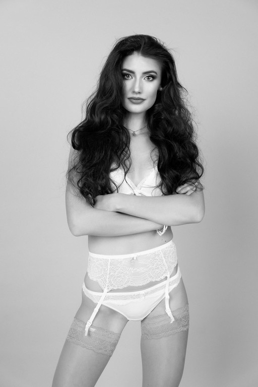 Tirol Vize Marina Augsten BW by Manfred Baumann.jpg