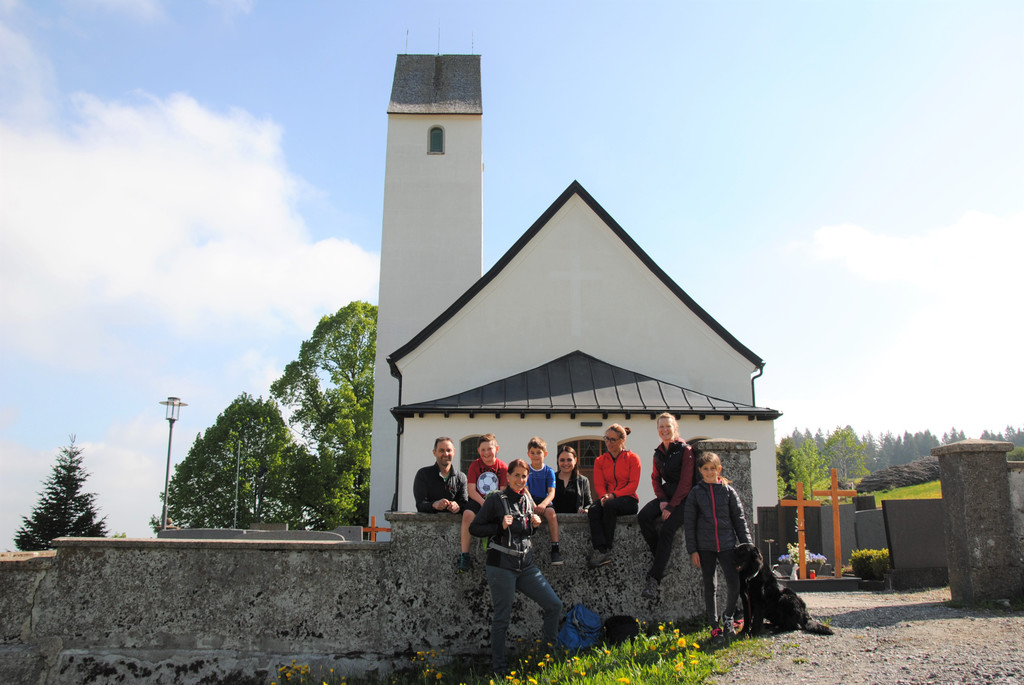 Pfarre Wanderung ZEMM GO zum Fest am See SYMBOLFOTO Mai 2018 _1_.JPG