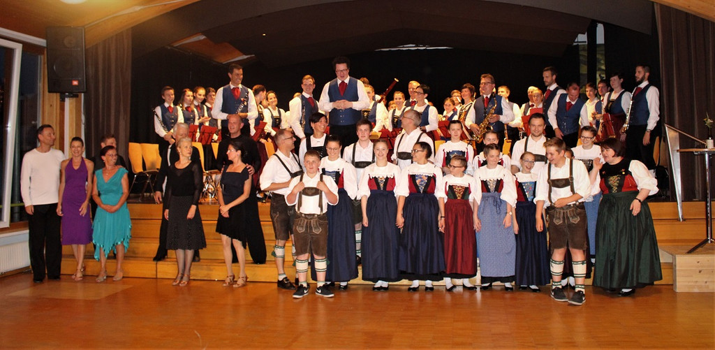 Tanzen und Musik vereint.jpg