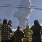 Vulkan Merapi spuckt Asche