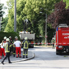 Salzburg-Gnigl: Lkw-Kran bleibt in Oberleitung hängen