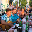 Im Buschenschank Bernhart unter der Riegersburg.jpg
