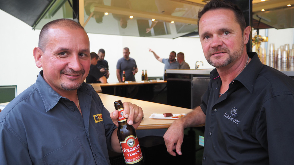 20 Braumeister Rudi Mayer und Richard Bitschnau.JPG