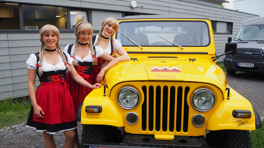 21 Jeep mit den drei Schwestern.JPG
