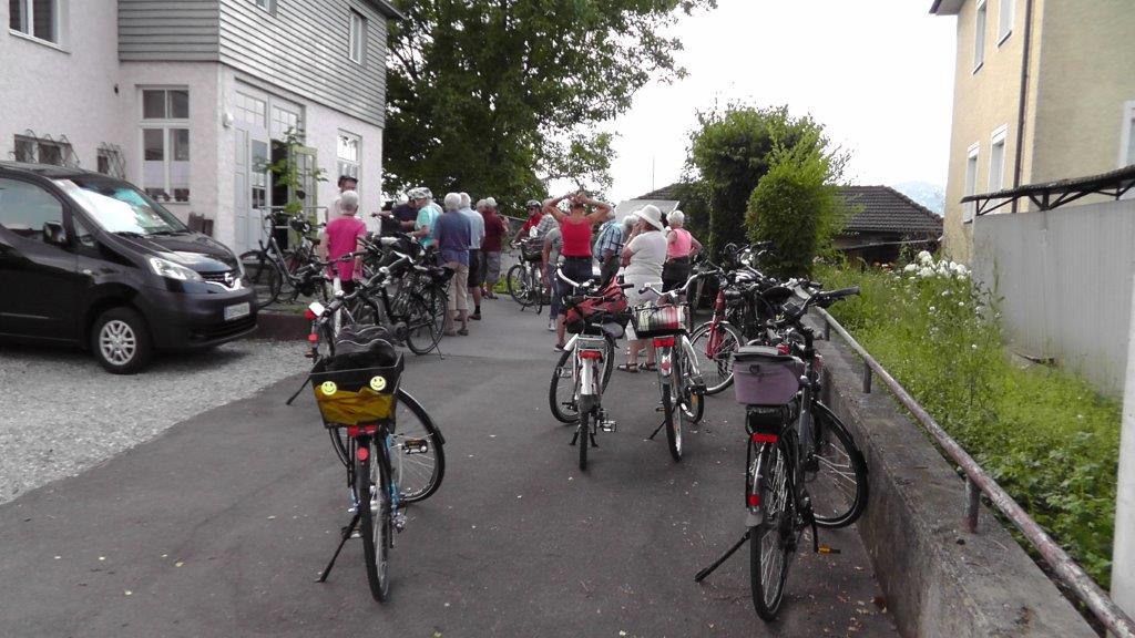 Radausfahrt Flughafen Hohenems mit anschlie__endem Weisswurstessen im Club  21_06 _10_.jpg