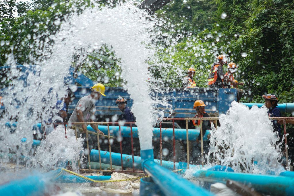 2018-07-05T065653Z_170403992_RC1C83292510_RTRMADP_3_THAILAND-ACCIDENT-CAVE.JPG