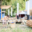 13_2018_0629_Poolbar_Aufbau_I__BY_MATTHIAS_RHOMBERG_002_web.jpg