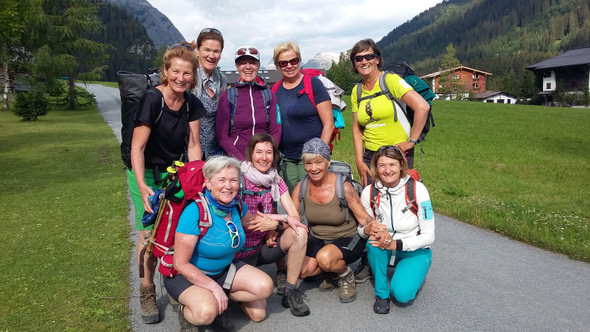 2 Wanderfrauen vom AV Bludenz.jpg