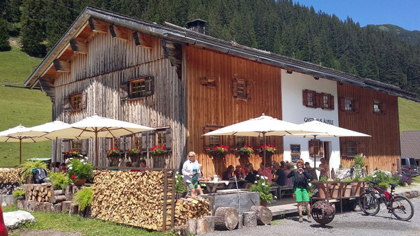 12 Gasthaus __lpele.jpg