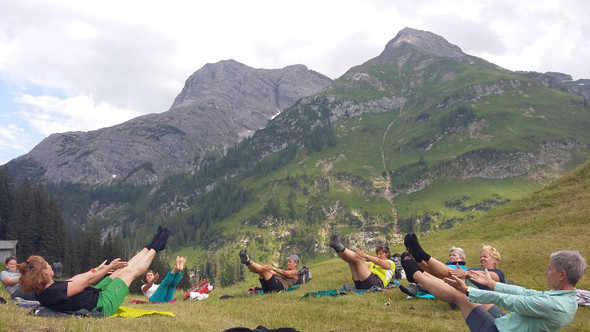 24 Yoga mit Annette in Warth.jpg