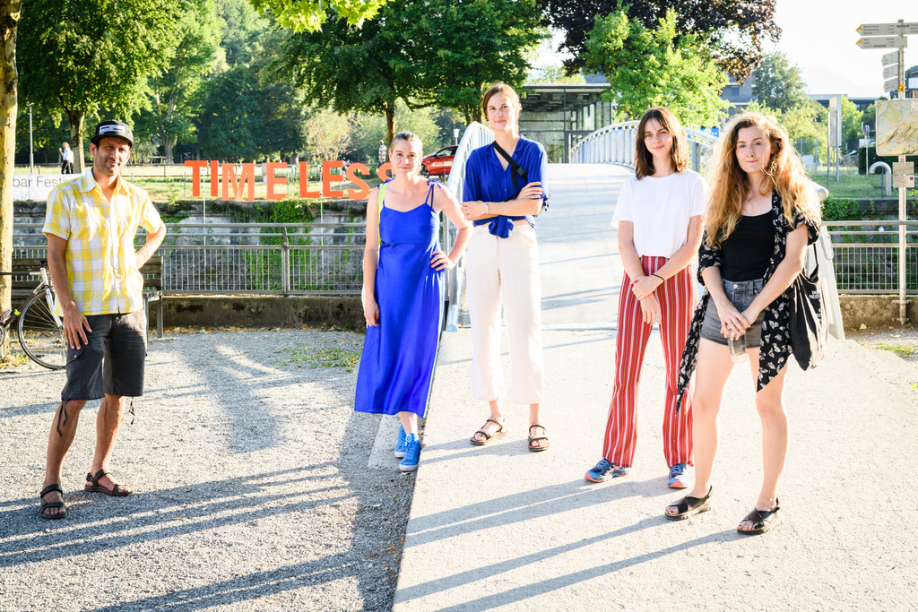 bauer_Anwander_Laura Farmwald_ Elisa Lerchbaum und Franziska Sponring_ 2018_0727_Poolbar_Vernissage__BY_EVA_SUTTER_043_print.jpg