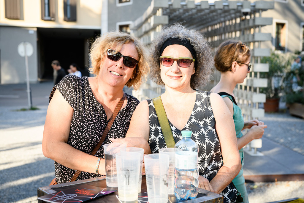 Muellner_Scharf_2018_0727_Poolbar_Vernissage__BY_EVA_SUTTER_032_print.jpg