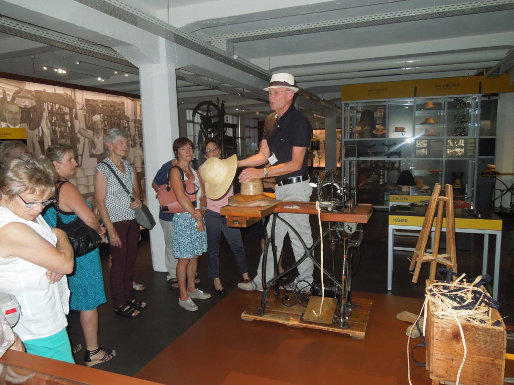 Ausflug Hutmuseum _1_.jpg