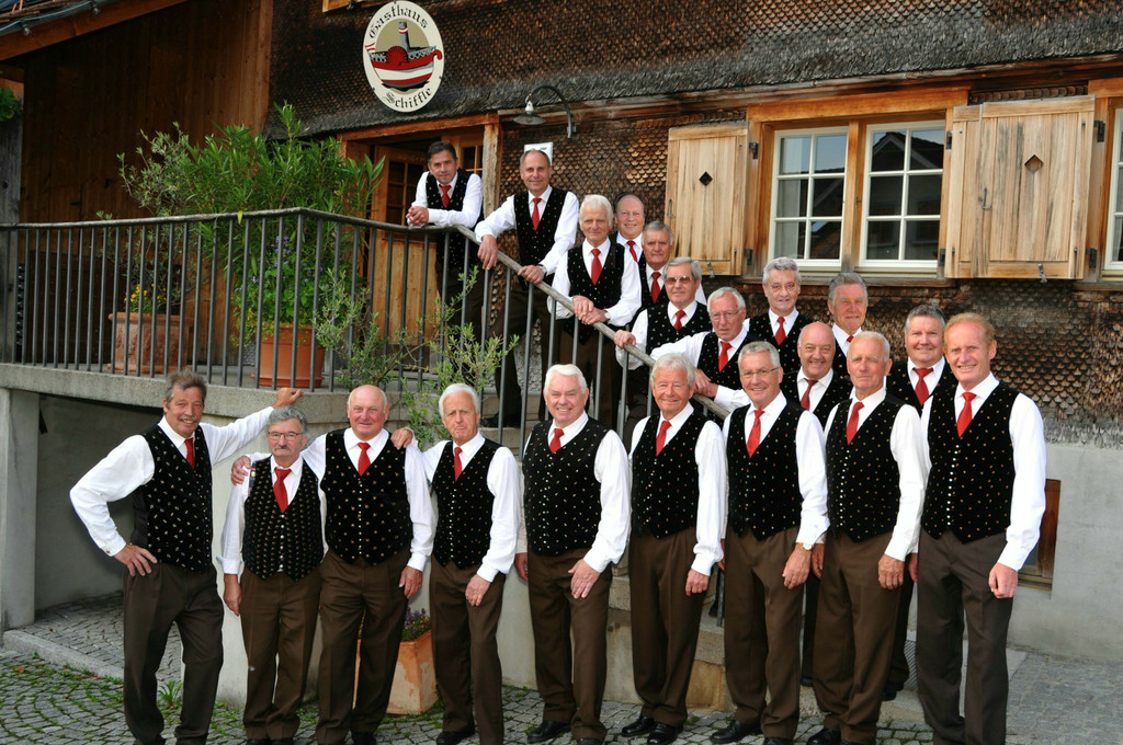 S__nger Gruppenfoto NEU 2017.jpg