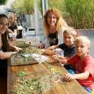 Duftemde Kr__uterkr__nze wurden gebastelt.JPG