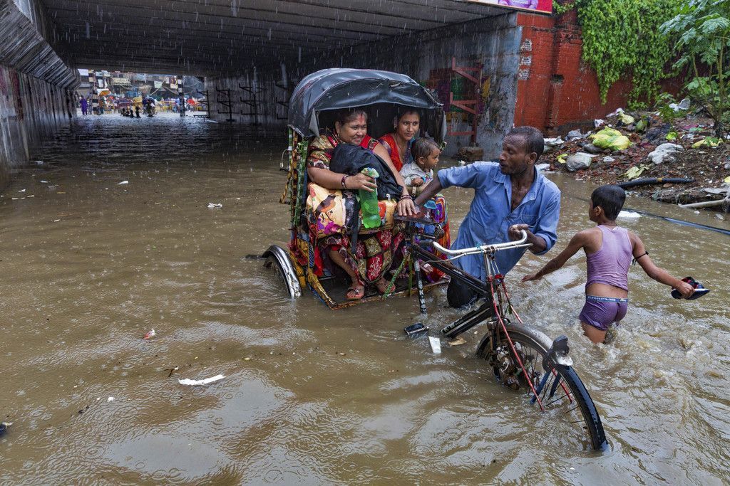 India_Monsoon_Flooding_78504_1_.jpg