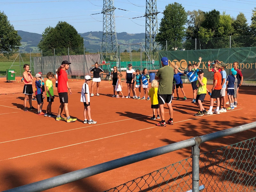 Happy tenniscamp2018b.jpg