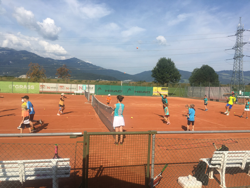 Happy tenniscamp2018d.jpg