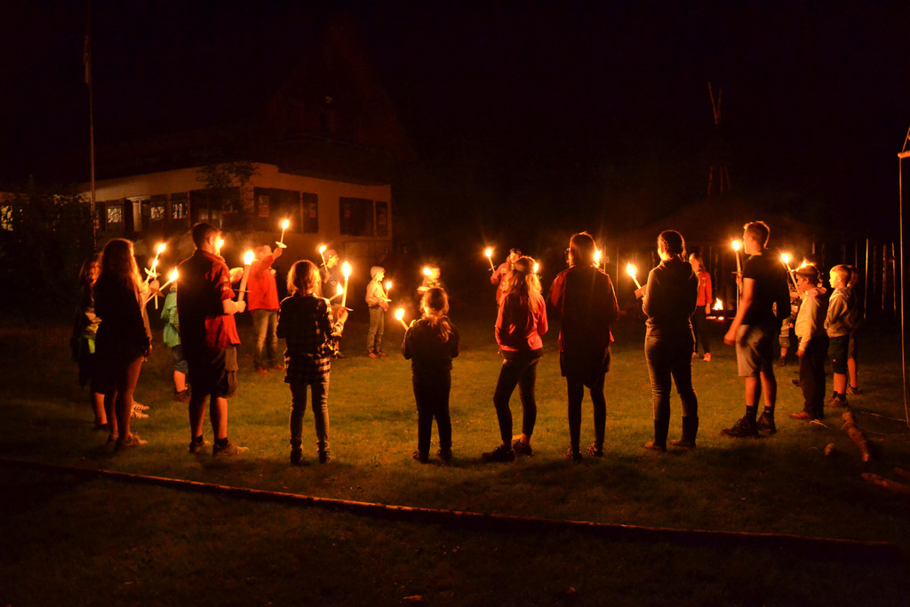 pfadfinder-lustenau-fackeln.JPG