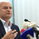 Abbiegen bei Rot: Bilder der Pressekonferenz