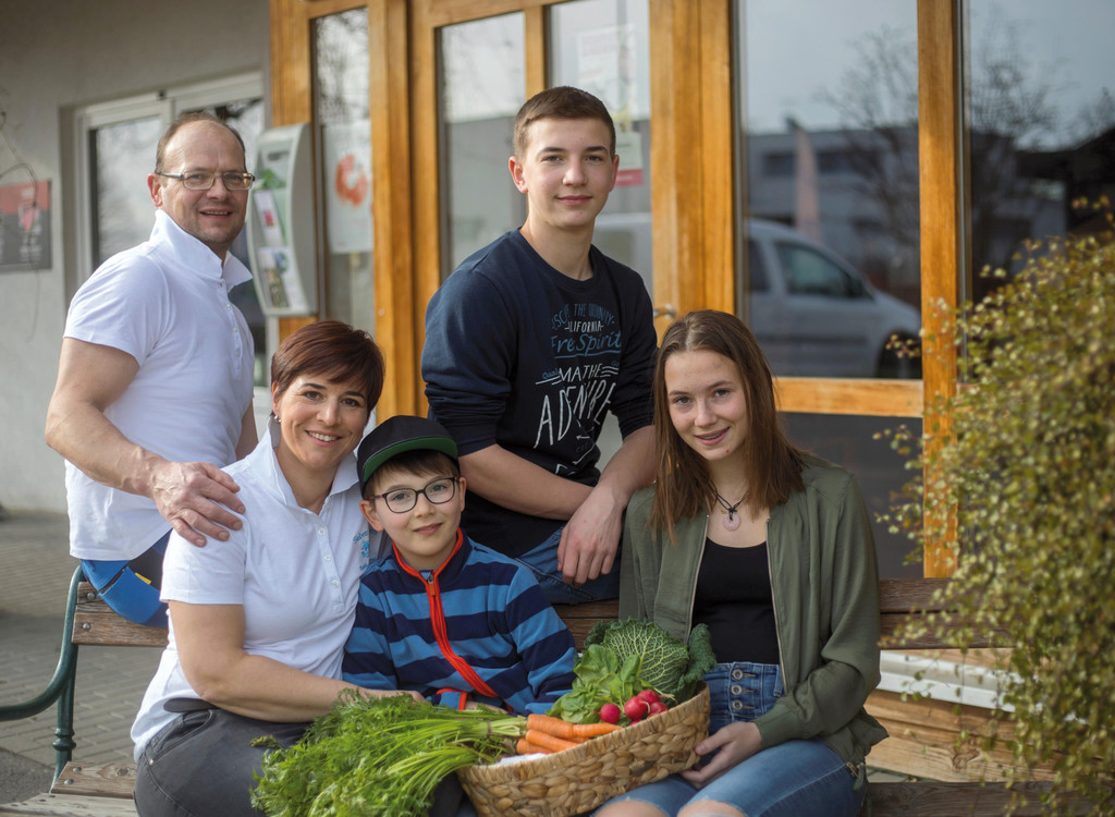 Biobauern-Familie-Hehle-Hoerbranz.jpg