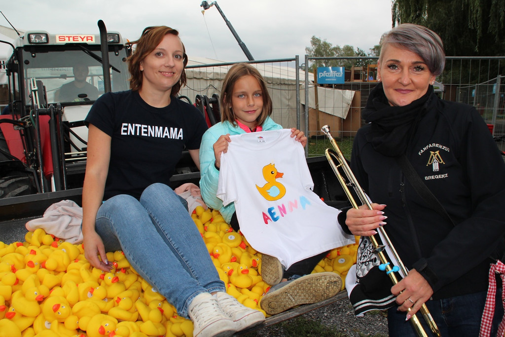Duck Race 12.jpg