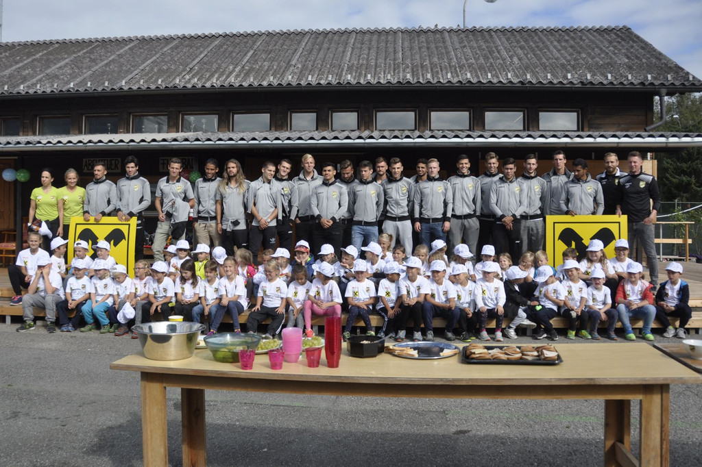 Camp2018-MannschaftKinder.jpg
