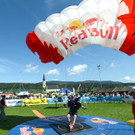 Fallschirmsprung WC Thalgau 2018 Manuel Sulzbacher__HSV Red Bull Salzburg_Manfred Laux.jpg