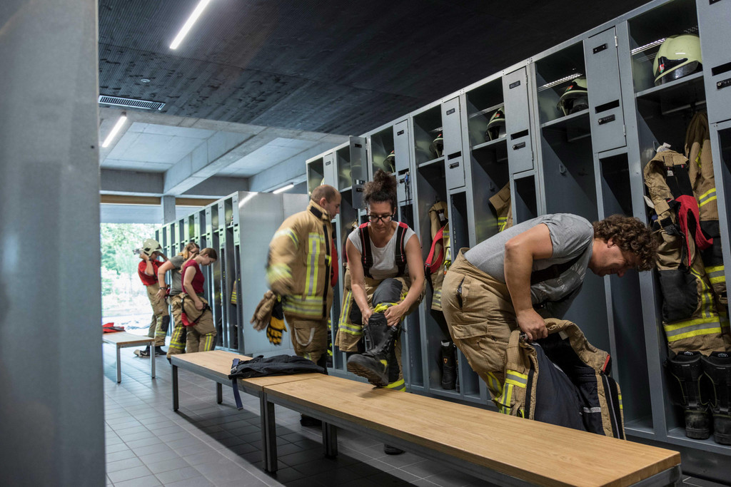 Alarmumkleiden___Christian Grass.jpg