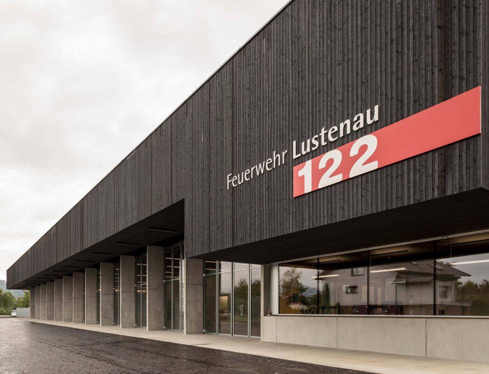 Feuerwehrhaus Front_D___Christian Grass.jpg