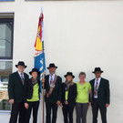 Obleute mit Fahnen Foto.jpg