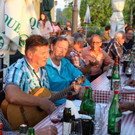 Singen im Buschenschank Bernhart.jpg