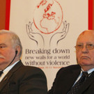Gorbatschow und der polnische Präsident Lech Walesa
