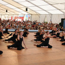 Gymnaestrada-2007-in Wolfurt Auftritt im Festzelt Schwedische Gruppe.jpg