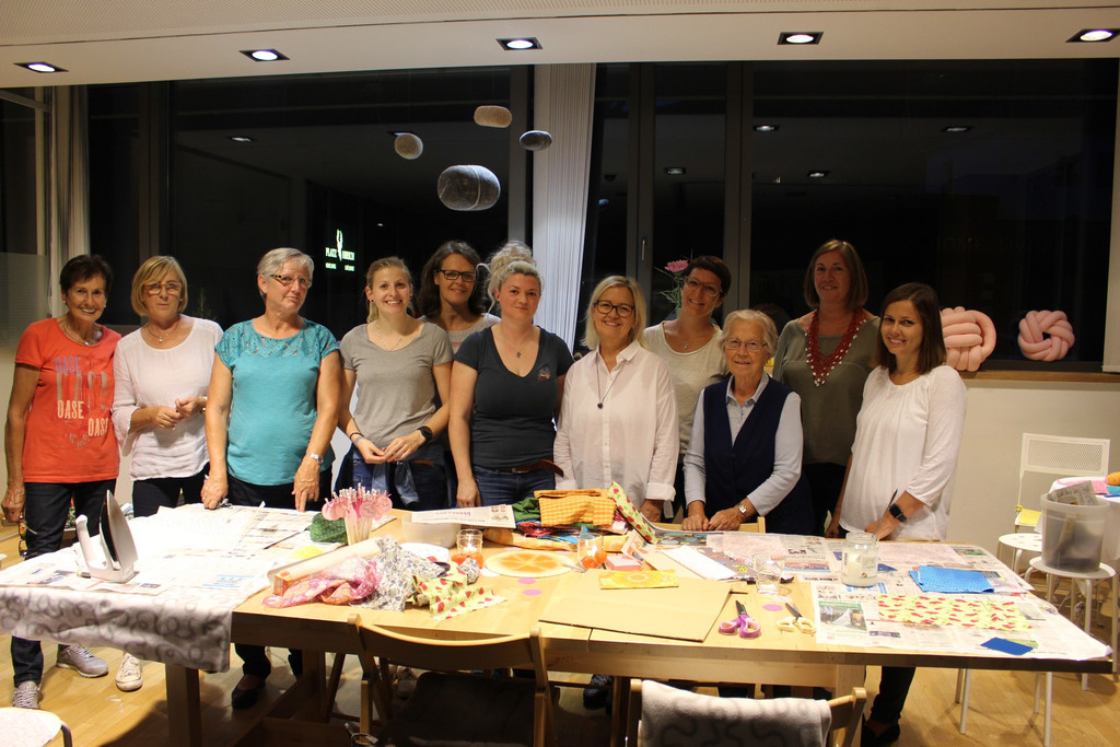 WERKKURS Kreativwerkstatt Sturn Bienenwachst__cher 13-09-2018 _21_.JPG