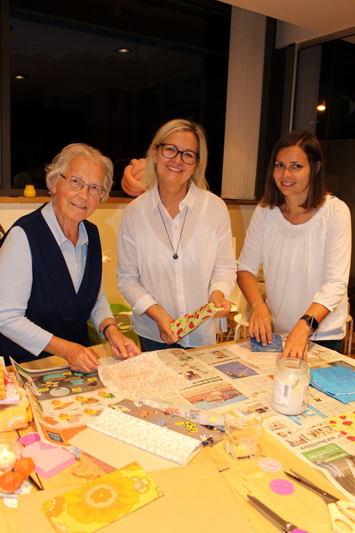 WERKKURS Kreativwerkstatt Sturn Bienenwachst__cher 13-09-2018 _20_.JPG