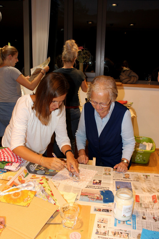 WERKKURS Kreativwerkstatt Sturn Bienenwachst__cher 13-09-2018 _17_.JPG