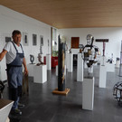 Metall, Stein und Holz kunstvoll in Szene gesetzt