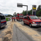 Lkw verliert literweise Treibstoff auf Tankstelle in Hallwang