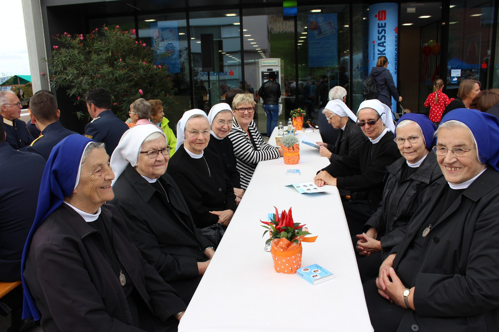 Gemeindehaus Er__ffnung C MENSCHEN PLATZ 22-09-2018 _5_.JPG