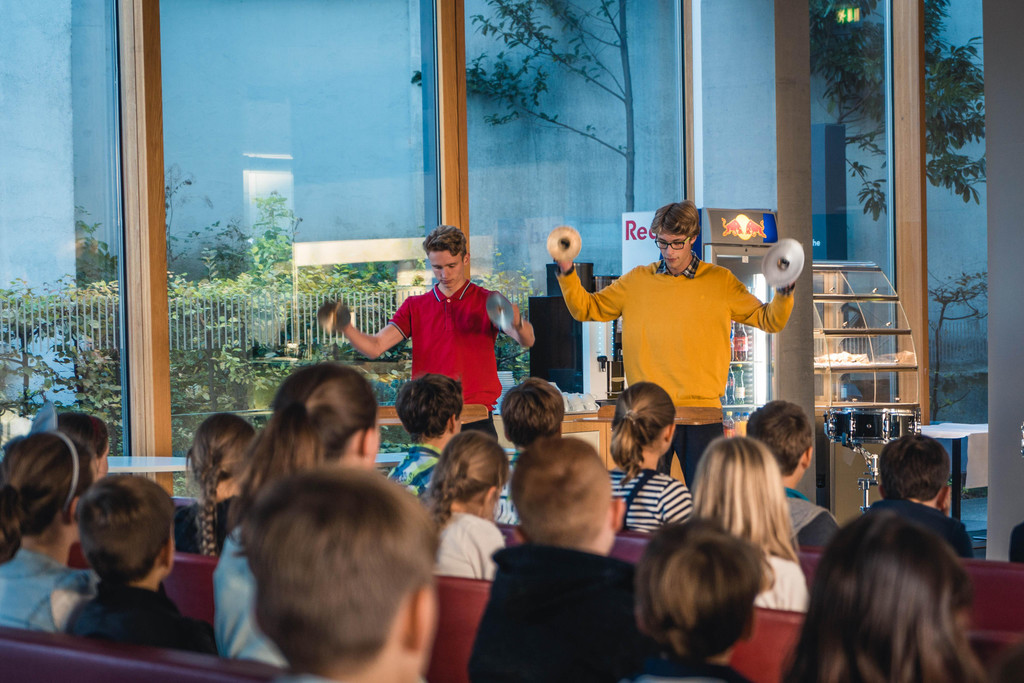 Musik bei der Kindersponsionsfeier.jpg