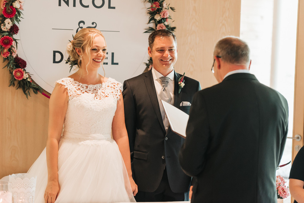 Nicol_und_Daniel_standesamt.jpg