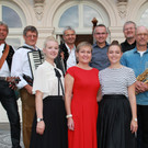 Musikanten mit Maturantinnen.jpg