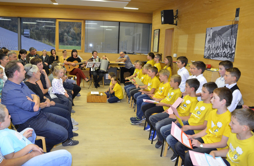Die Volkschule Schoppernau machte den Auftakt zur Langen Nacht der Museen.jpg